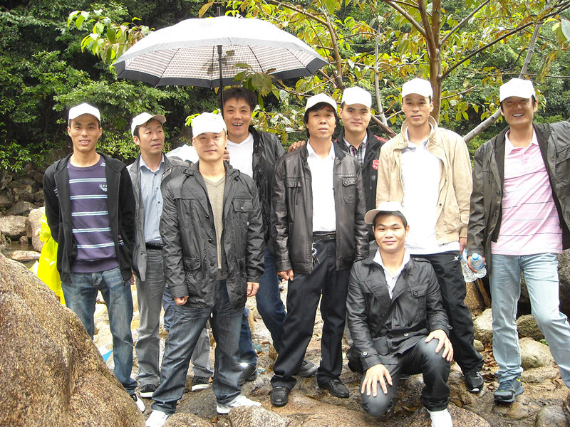 公司每年組織員工(gōng)外出旅遊